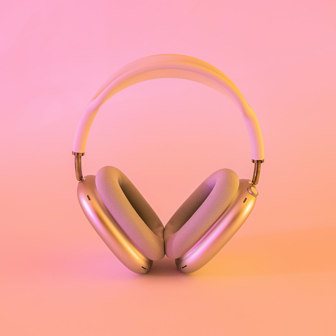 AirPods Max vs Sony WH-1000XM6: Der große Vergleich 2025