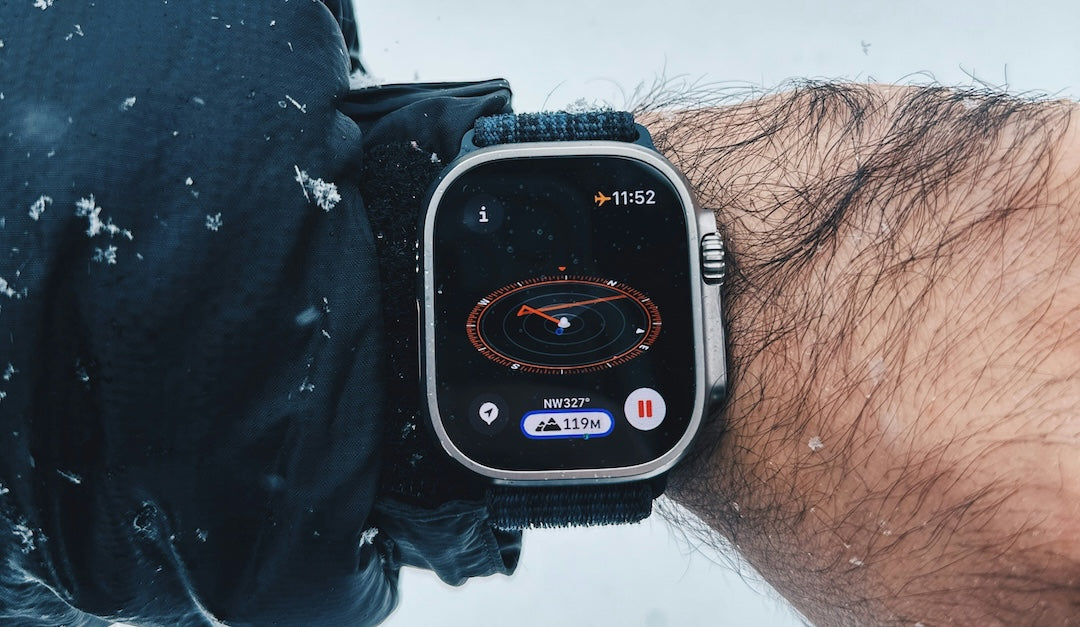 Die Display-Diät: Wer gewinnt den Dreikampf um dein Handgelenk? (Fitbit Air vs. Whoop vs. Apple Watch)