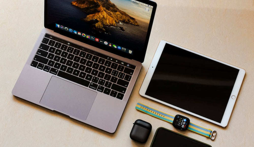 Laptop, Tablet oder beides? Die richtige Technik fürs Studium 2026